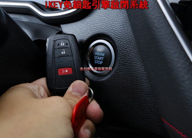 旗艦版 一手車 只跑2.8萬 原廠保養 全車原板件 LV2 電動椅 HUD 18吋鋁圈 快撥 盲點 可全貸!  第17張相片