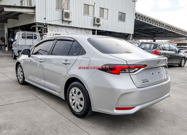 一手車 只跑1.6萬 ACC AEB 車道維持 電折後視鏡 九安 原廠保養 里程保證 可全貸!  第2張相片