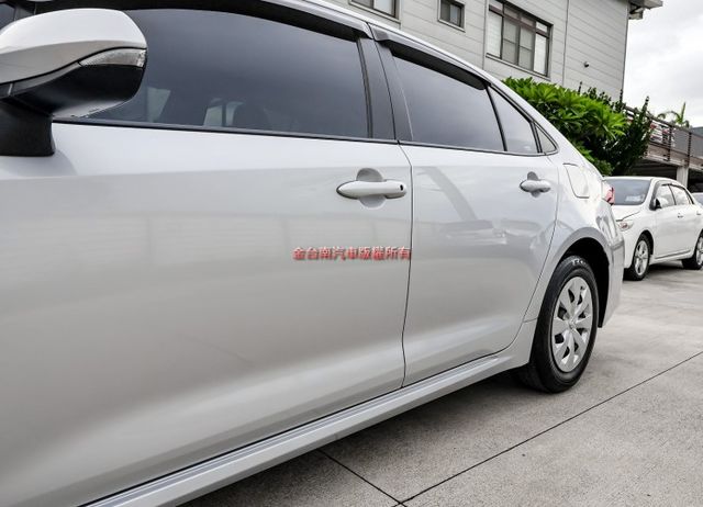 一手車 只跑1.6萬 ACC AEB 車道維持 電折後視鏡 九安 原廠保養 里程保證 可全貸!  第7張相片