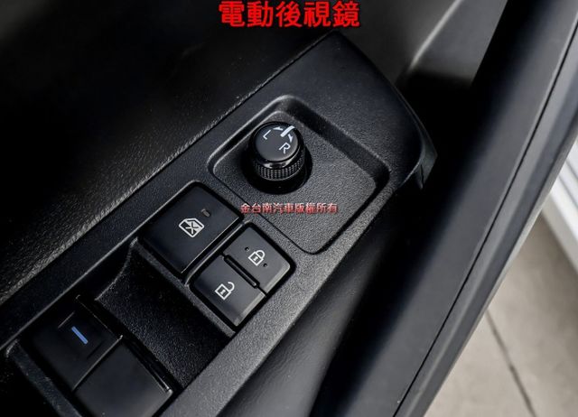 一手車 只跑1.6萬 ACC AEB 車道維持 電折後視鏡 九安 原廠保養 里程保證 可全貸!  第10張相片