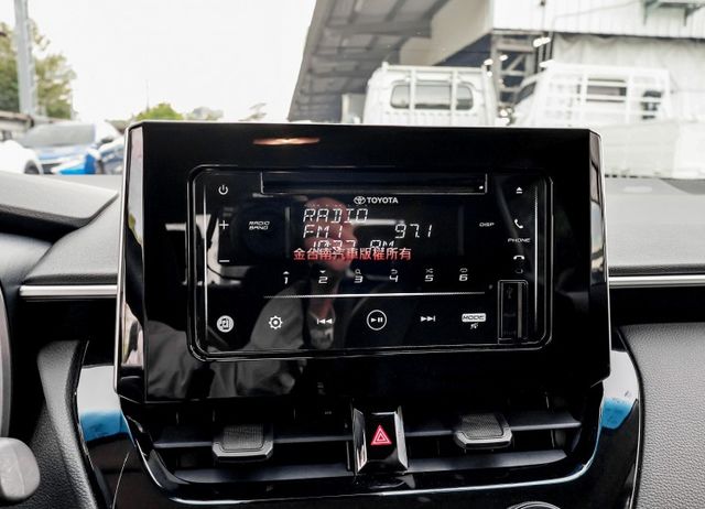 一手車 只跑1.6萬 ACC AEB 車道維持 電折後視鏡 九安 原廠保養 里程保證 可全貸!  第16張相片