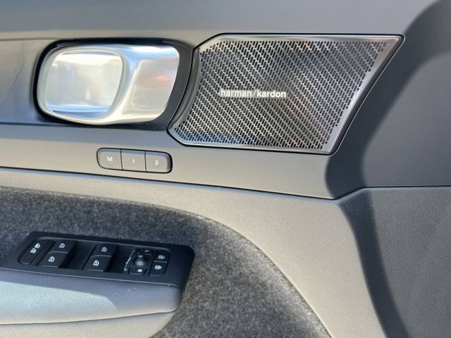 純電頂級版 4WD 408匹 只跑1.9萬 全景天窗 環景 HK音響 車載系統 LV2 一手 原鈑件 滿電續航465KM  第13張相片