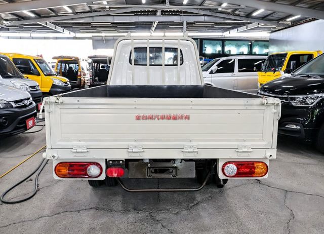 大單廂 自排 TCS  一手車 只跑4.1萬 里程保證 附全額發票 可全貸 事業打拼好幫手!  第3張相片