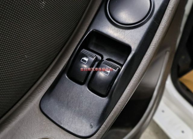 大單廂 自排 TCS  一手車 只跑4.1萬 里程保證 附全額發票 可全貸 事業打拼好幫手!  第9張相片