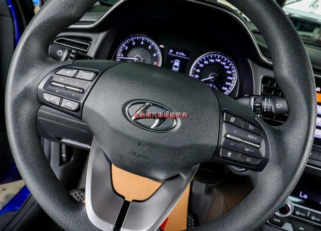 21年式 10月出廠 豪華版 只跑7.7萬 ACC AEB 車道偏離 雙區恆溫 影音 衛星導航 iKEY 一手 原鈑件  第12張相片