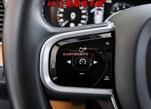 B5M 12月出厰22年領牌 一手原板件 AWD 全景天窗 雙記憶椅 250匹馬力 LV2 環景 車載系統 可全貸!  第14張相片