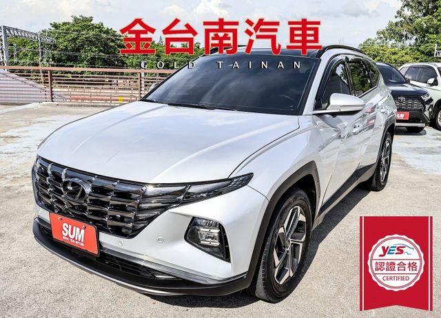 GLT-B 汽油旗艦 一手只跑1.8萬 全景天窗 電動椅 ACC 車道維持 車載系統 環景 電動尾門 原板件 可全貸!  第1張相片