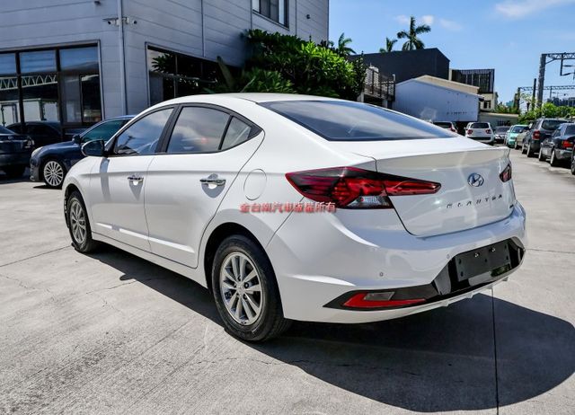 小改款 只跑3.2萬 ABS TCS 六安 一手車 里程保證 代步通勤最佳選擇!  第2張相片