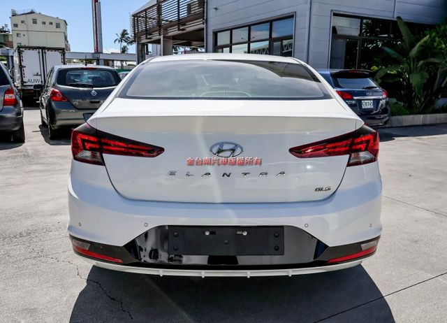 小改款 只跑3.2萬 ABS TCS 六安 一手車 里程保證 代步通勤最佳選擇!  第3張相片