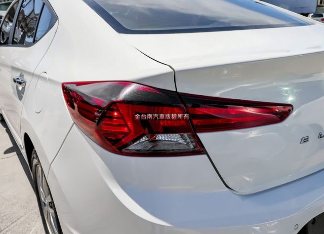 小改款 只跑3.2萬 ABS TCS 六安 一手車 里程保證 代步通勤最佳選擇!  第7張相片