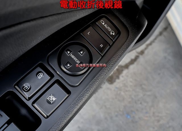 小改款 只跑3.2萬 ABS TCS 六安 一手車 里程保證 代步通勤最佳選擇!  第11張相片