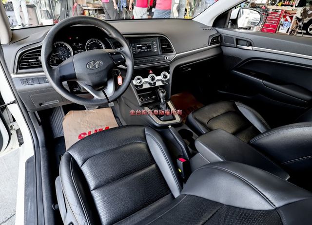 小改款 只跑3.2萬 ABS TCS 六安 一手車 里程保證 代步通勤最佳選擇!  第12張相片