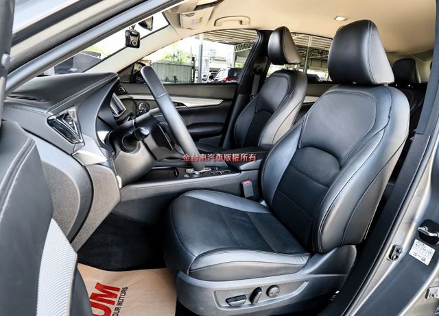19年式 風尚版 只跑6.9萬 全車原板件 268匹馬力 雙電動椅 ACC AEB 抬頭顯示器 電動尾門 可全貸!  第7張相片