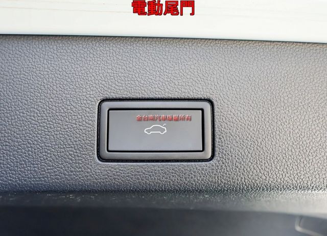 旅行式R版套件 22年式2月領 跑5.6萬 全景天窗 雙冷熱椅 記憶椅 自動停車 ACC原廠保養 電動尾門 一手車原鈑件  第18張相片