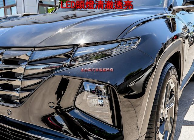 23/9出廠 最高階 全景天窗 衛星導航 電動尾門 環景 車載系統 ACC AEB 一手車 原鈑件 原廠保養  第4張相片
