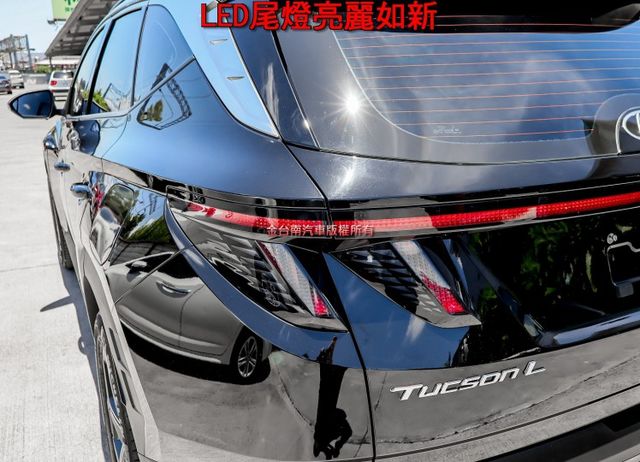 23/9出廠 最高階 全景天窗 衛星導航 電動尾門 環景 車載系統 ACC AEB 一手車 原鈑件 原廠保養  第5張相片