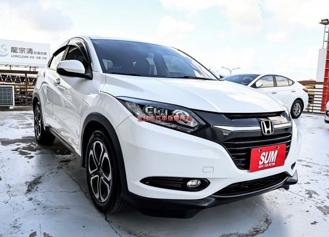 S頂級版 18年式 LED頭燈 原廠影音 NAVI 全車八安 一手車 少跑里程保證 可全貸 不用殺價就很便宜!  第5張相片
