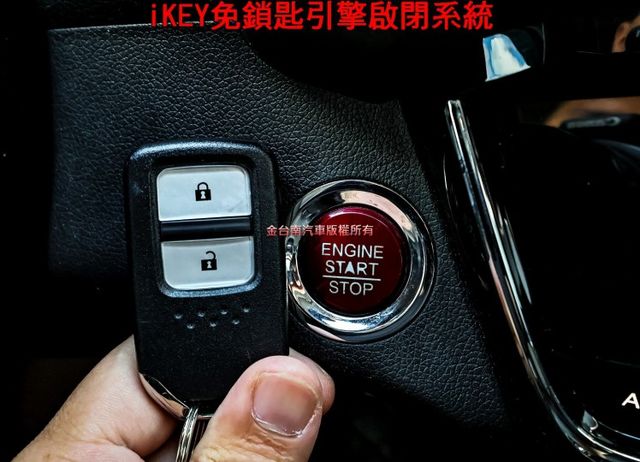 S頂級版 18年式 LED頭燈 原廠影音 NAVI 全車八安 一手車 少跑里程保證 可全貸 不用殺價就很便宜!  第15張相片