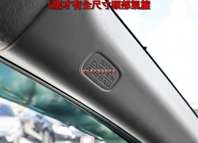 S頂級版 18年式 LED頭燈 原廠影音 NAVI 全車八安 一手車 少跑里程保證 可全貸 不用殺價就很便宜!  第19張相片