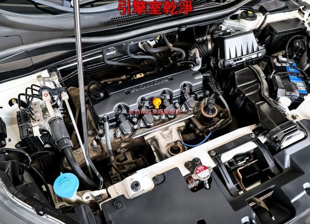 S頂級版 18年式 LED頭燈 原廠影音 NAVI 全車八安 一手車 少跑里程保證 可全貸 不用殺價就很便宜!  第20張相片