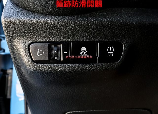GT-Line頂級版 20年領牌 一手車 全車原板件 外觀套件 恆溫 iKEY 原廠影音 可全貸 不用殺價就很便宜!  第11張相片