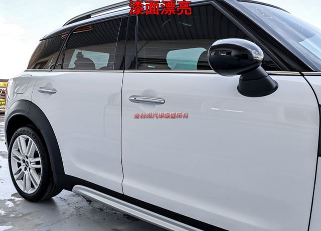 S版 2.0渦輪 192匹馬力 只跑5.7萬 里程保證 空力套件 雙電動椅 電動尾門 原廠影音 可全貸 不用殺價就很便宜  第6張相片