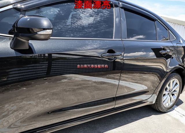 油電尊爵版 一手車 只跑3.9萬 全車原板件 原廠保固中 ACC AEB 車道維持 iKEY 恆溫 九安 可全貸!  第6張相片