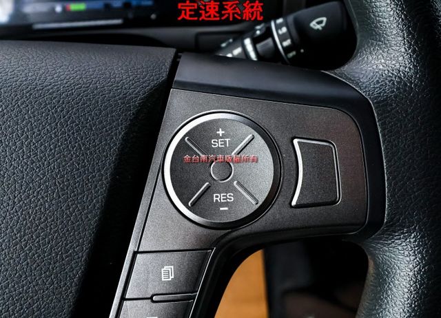 一手只跑兩千 原廠保養 全車原板件 六速自手排 雙軸電動尾門 AEB 車道偏離 重車級氣壓煞車 附全額發票 可全貸!  第14張相片