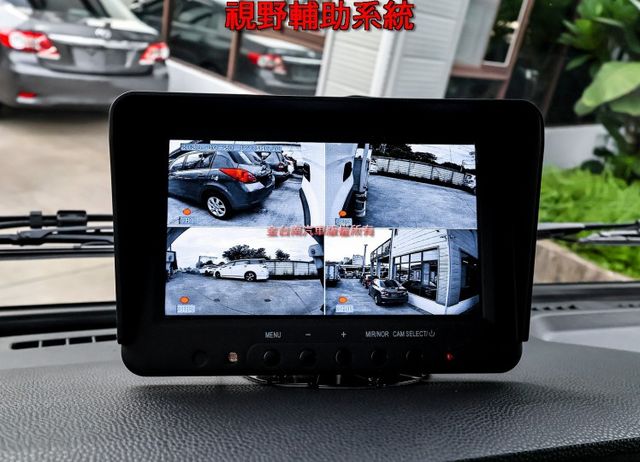 一手只跑兩千 原廠保養 全車原板件 六速自手排 雙軸電動尾門 AEB 車道偏離 重車級氣壓煞車 附全額發票 可全貸!  第16張相片