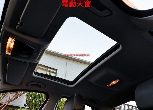 總代理 523i 一年只跑不到七千 全車原板件 天窗 雙電動椅 iKEY 雙區恆溫 204匹馬力 可全貸!  第11張相片
