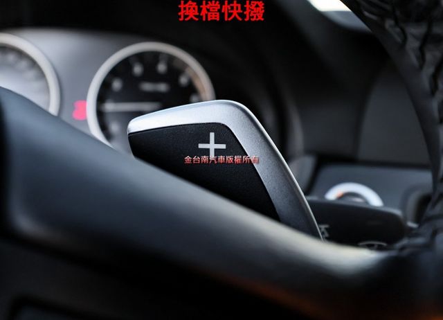 總代理 523i 一年只跑不到七千 全車原板件 天窗 雙電動椅 iKEY 雙區恆溫 204匹馬力 可全貸!  第15張相片