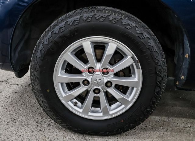 中冷 定速 ABS 雙安 倒車顯影 少跑里程保證 全車原板件 附全額發票 可全貸 不用殺價就很便宜!  第7張相片