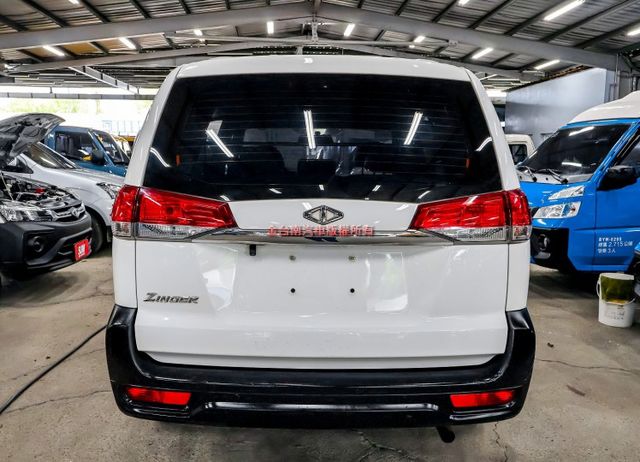 附全額發票 一手 全車原鈑件 ABS TCS 雙安 里程保證 打拼事業好幫手!  第3張相片