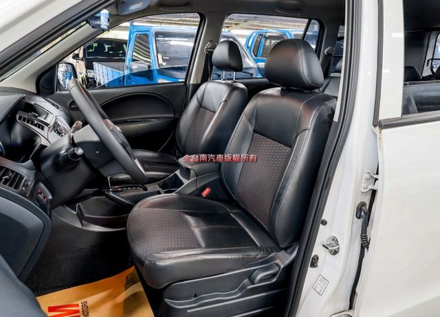 附全額發票 一手 全車原鈑件 ABS TCS 雙安 里程保證 打拼事業好幫手!  第10張相片