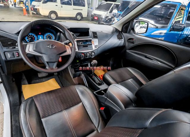 附全額發票 一手 全車原鈑件 ABS TCS 雙安 里程保證 打拼事業好幫手!  第12張相片