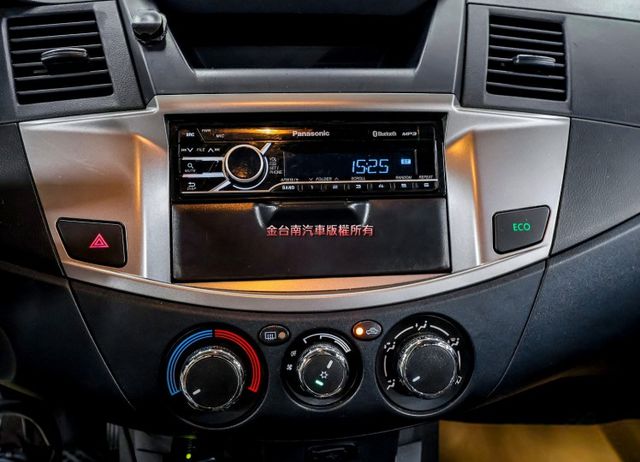 附全額發票 一手 全車原鈑件 ABS TCS 雙安 里程保證 打拼事業好幫手!  第17張相片