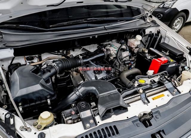 附全額發票 一手 全車原鈑件 ABS TCS 雙安 里程保證 打拼事業好幫手!  第18張相片