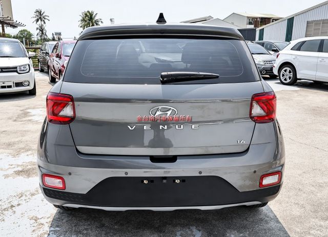 通勤代步好選擇 一手車 只跑3.9萬 原廠保養 車況超好 ABS TCS 原廠影音 全車六安 可全貸 不用殺價就很便宜!  第3張相片