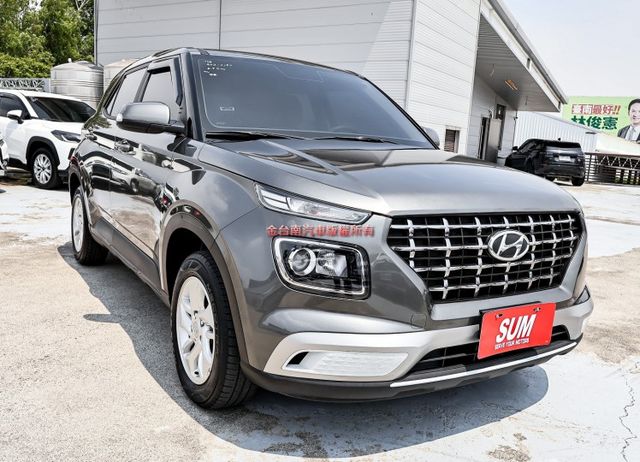 通勤代步好選擇 一手車 只跑3.9萬 原廠保養 車況超好 ABS TCS 原廠影音 全車六安 可全貸 不用殺價就很便宜!  第5張相片