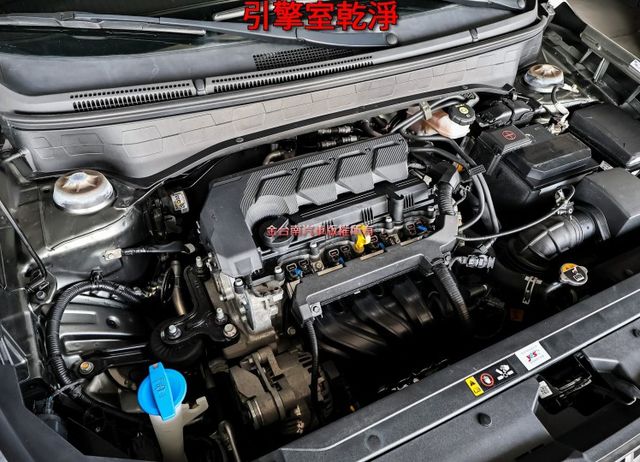 通勤代步好選擇 一手車 只跑3.9萬 原廠保養 車況超好 ABS TCS 原廠影音 全車六安 可全貸 不用殺價就很便宜!  第20張相片