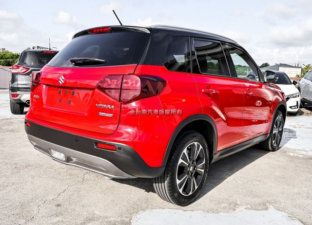 4WD頂級原廠試乘車 24年式24/9領牌 只跑292KM ACC AEB 車道偏離 車載系統 恆溫 全車原板件 可全貸  第2張相片