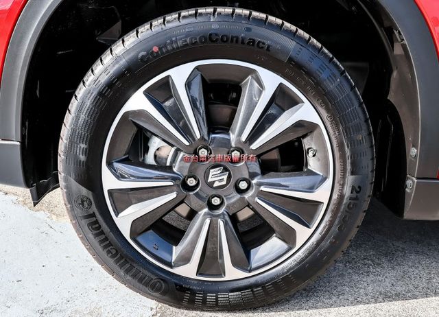 4WD頂級原廠試乘車 24年式24/9領牌 只跑292KM ACC AEB 車道偏離 車載系統 恆溫 全車原板件 可全貸  第7張相片