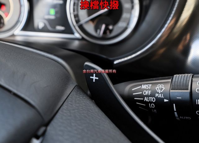 4WD頂級原廠試乘車 24年式24/9領牌 只跑292KM ACC AEB 車道偏離 車載系統 恆溫 全車原板件 可全貸  第14張相片