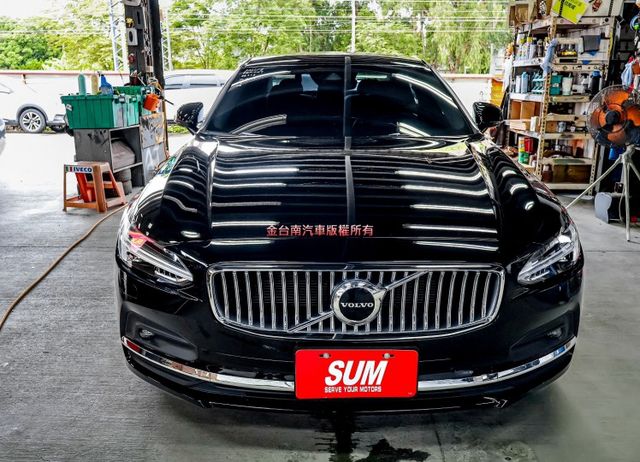 長軸 四輪剛換全新胎 只跑3.7萬 原廠保養 全景天窗 記憶椅 雙電動椅 ACC AEB 車道偏離 車載系統 電動尾門  第4張相片