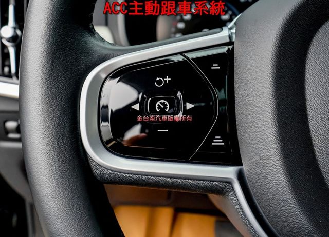 長軸 四輪剛換全新胎 只跑3.7萬 原廠保養 全景天窗 記憶椅 雙電動椅 ACC AEB 車道偏離 車載系統 電動尾門  第11張相片