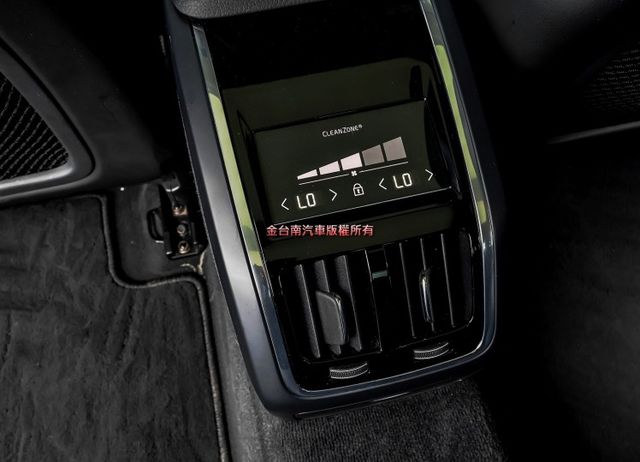 長軸 四輪剛換全新胎 只跑3.7萬 原廠保養 全景天窗 記憶椅 雙電動椅 ACC AEB 車道偏離 車載系統 電動尾門  第19張相片