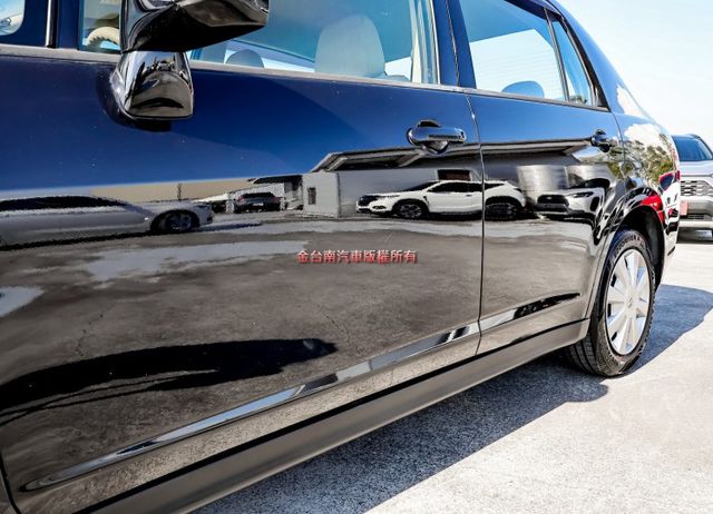 四輪剛換全新胎 只跑7.6萬 雙安 原鈑件 電動後視鏡 里程保證 代步通勤最佳選擇!  第9張相片