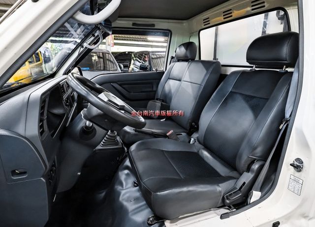 負20度冷凍箱 少跑里程保證 倒車顯影 TCS 電動窗 可全貸 不用殺價就很便宜!  第9張相片