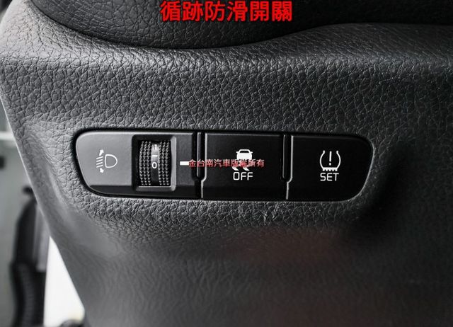 原裝進口 GT-Line 空力套件 自動煞車 iKEY 恆溫 倒車顯影 全車原板件 代步通勤好選擇 可全貸!  第11張相片