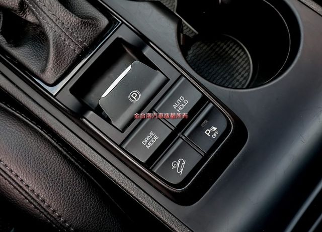 最高Premium豪華版 小改款 電動椅 ACC AEB 車道偏離 iKEY 一手車 少跑 原鈑件 可全貸!  第17張相片